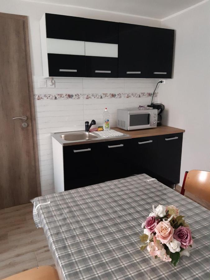Helga Apartman Mako Exterior photo